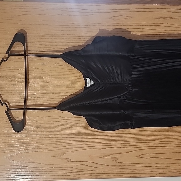 Nwt. Ava & Viv Black Pleated Dress - Picture 3 of 4